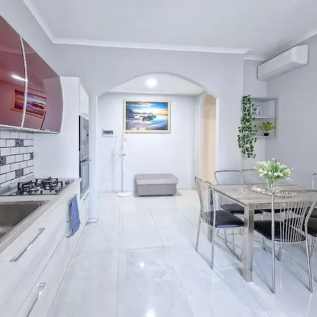 Puccio - Station Apartment